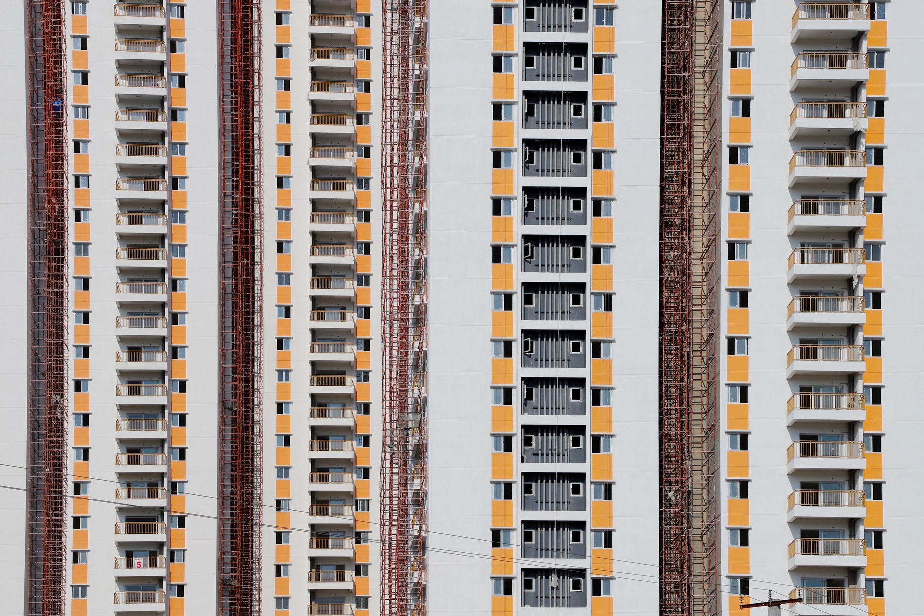 Gurugram Buyers Pay Premium for Small Flats