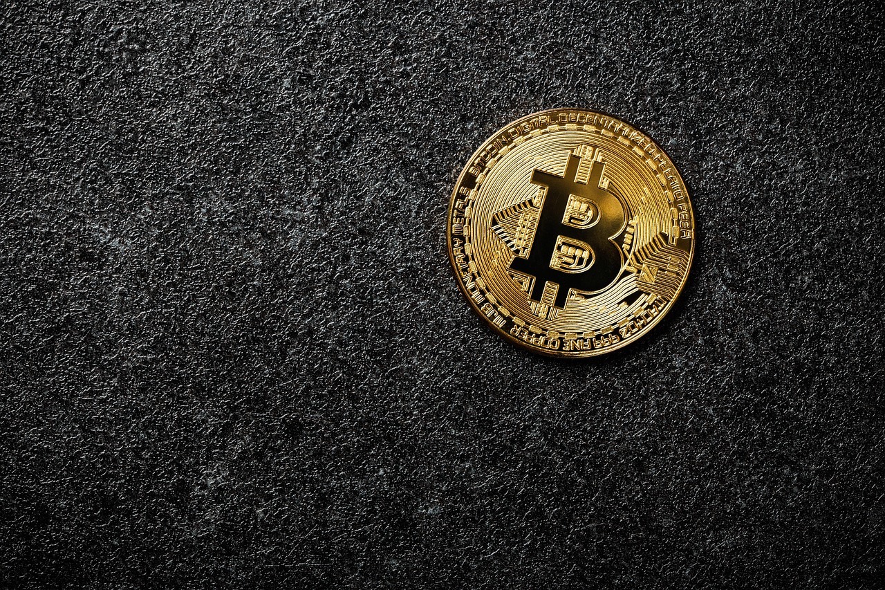 Introduction on advantages of the Bitcoin.