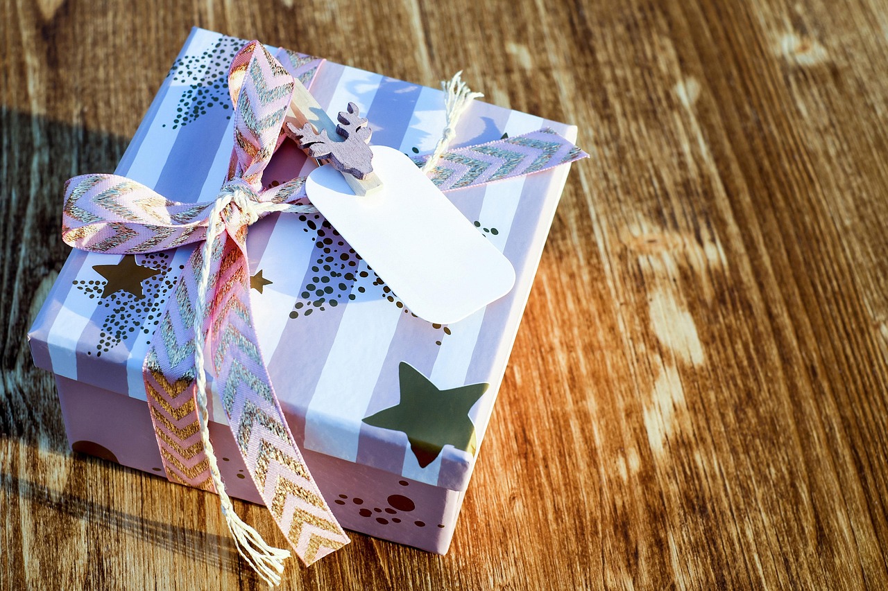 Christmas Gifts You Can Give Your Employees On These Happy Holidays