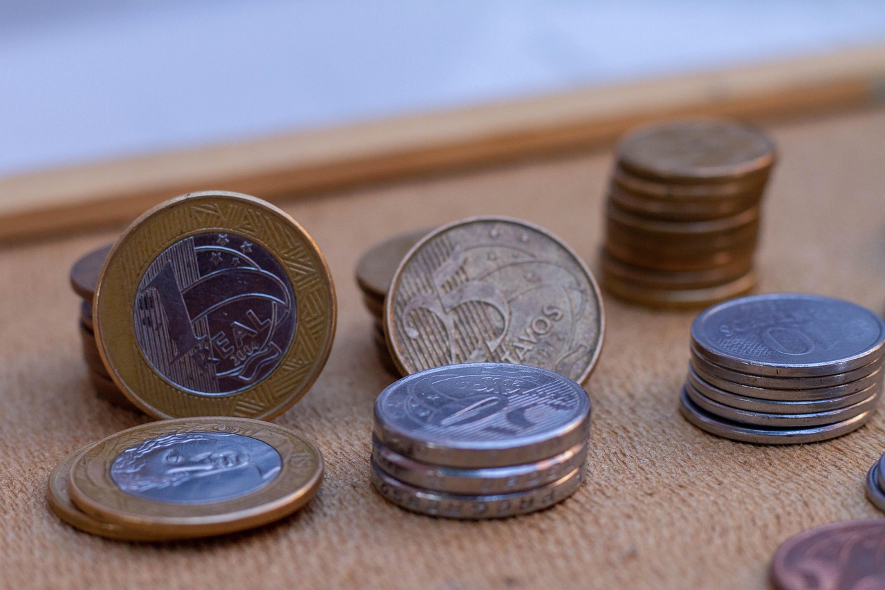 Labour faces union backlash over wage delay