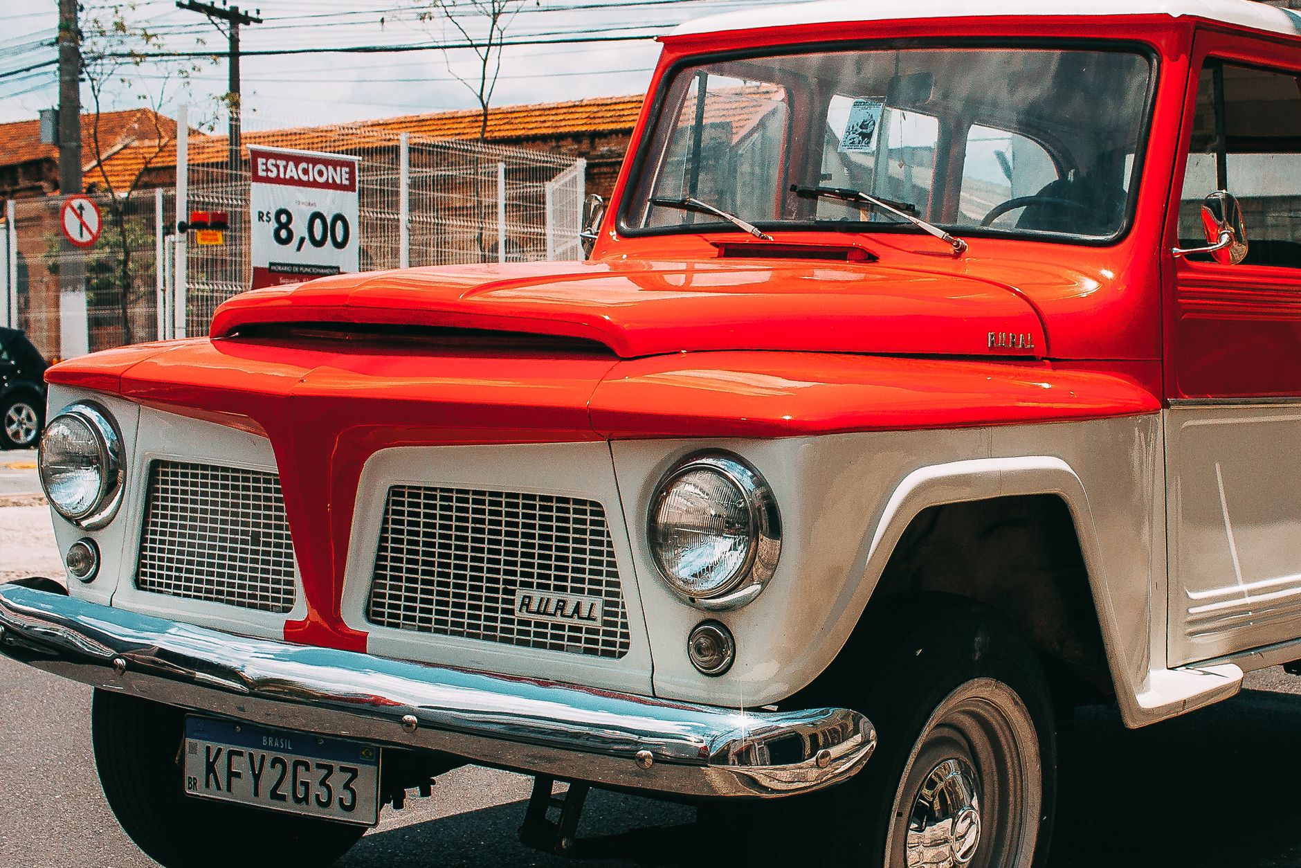 Jeep urges 1 million owners to park outside