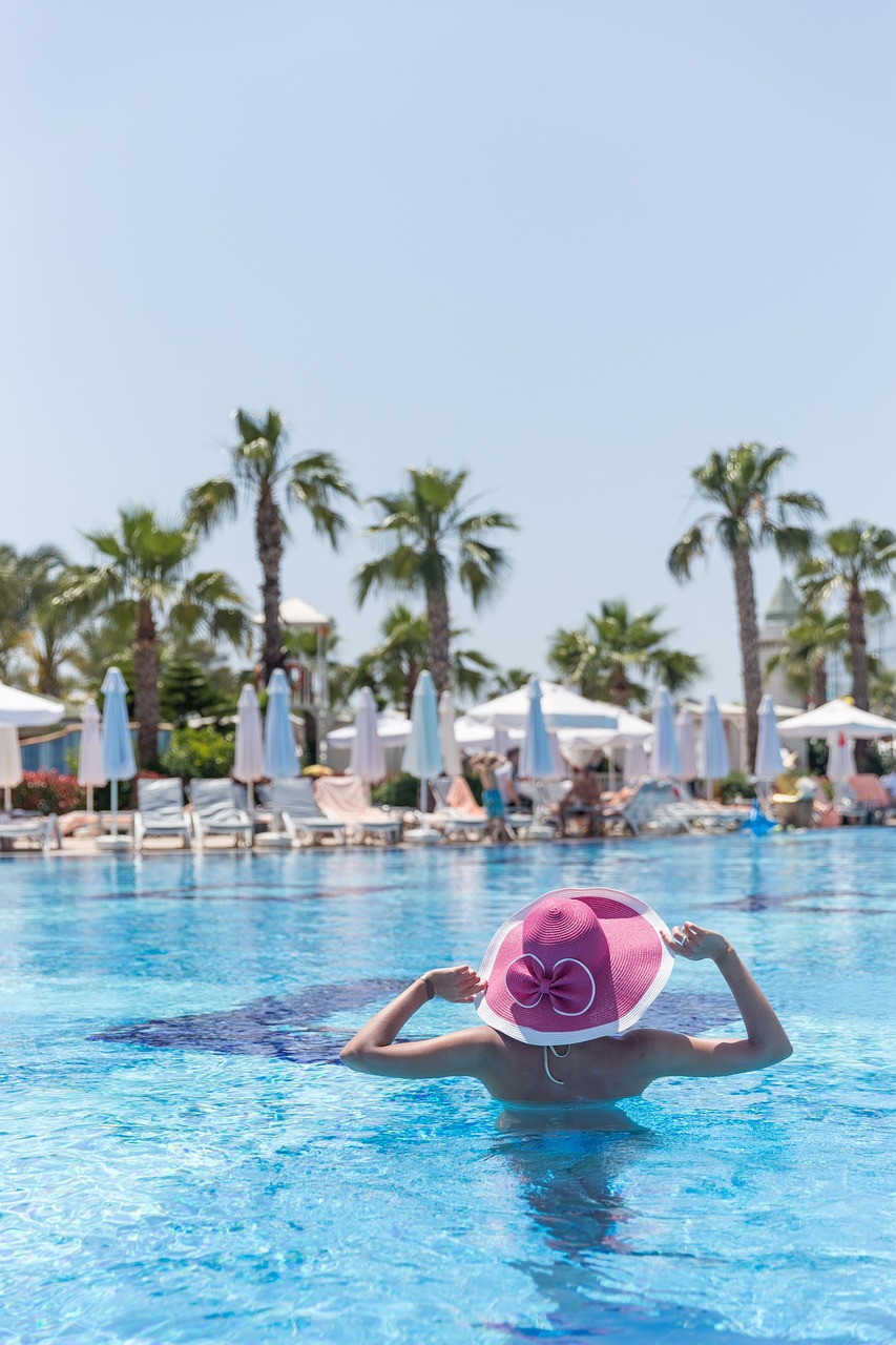 Aspects to Consider When Hiring a Luxury Pool Builder