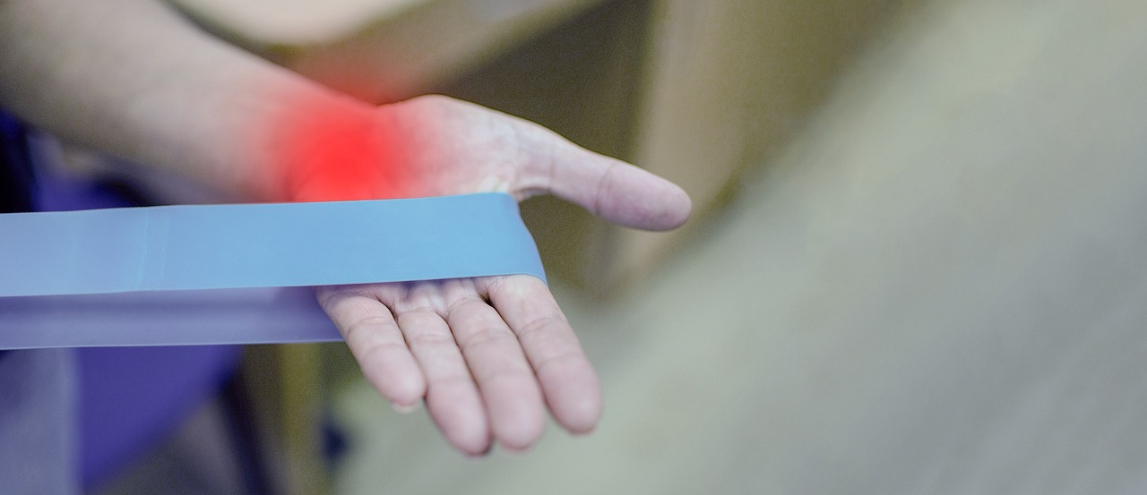 How Chiropractic Care Supports Long-Term Pain Relief Without Medication