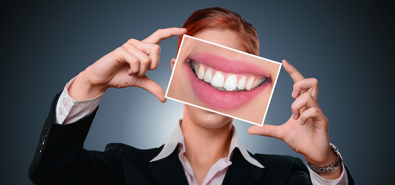 The Ultimate Guide to Dental Makeovers: Transforming Smiles and Lives