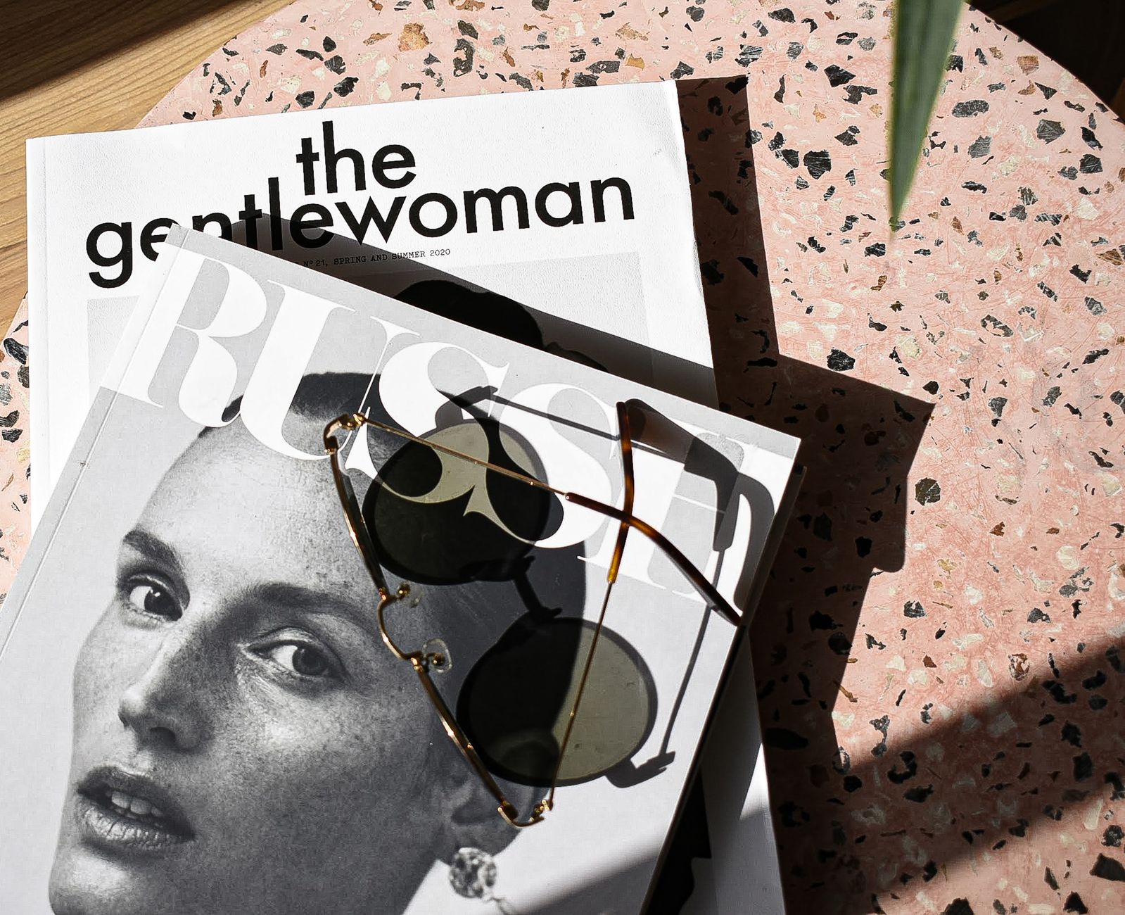 Dezeen Magazine gets new logo design