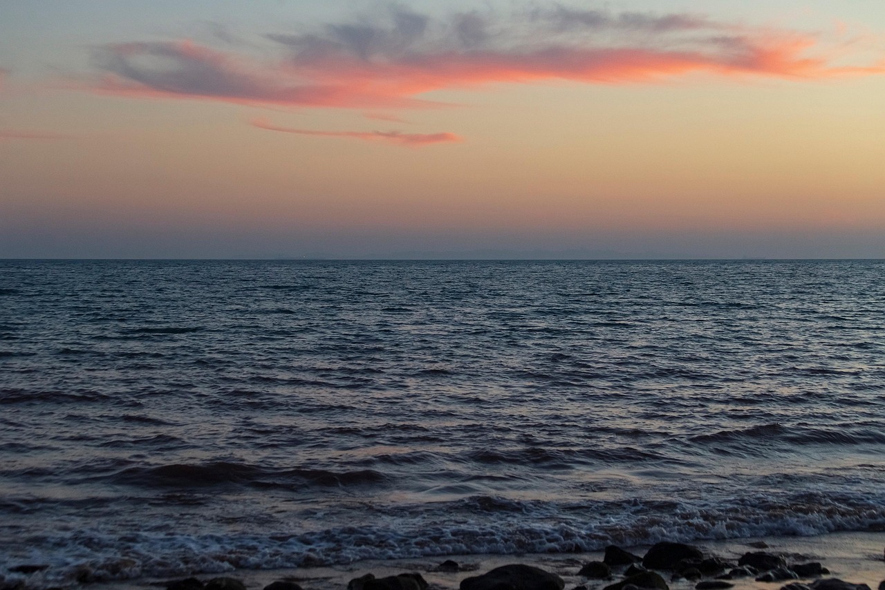 Hormuz Strait Remains Blocked for 94 Days