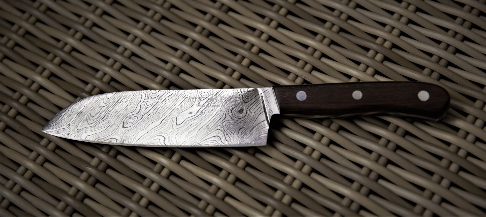 The Luxury of the Damascus steel Knife at Your Fingertips