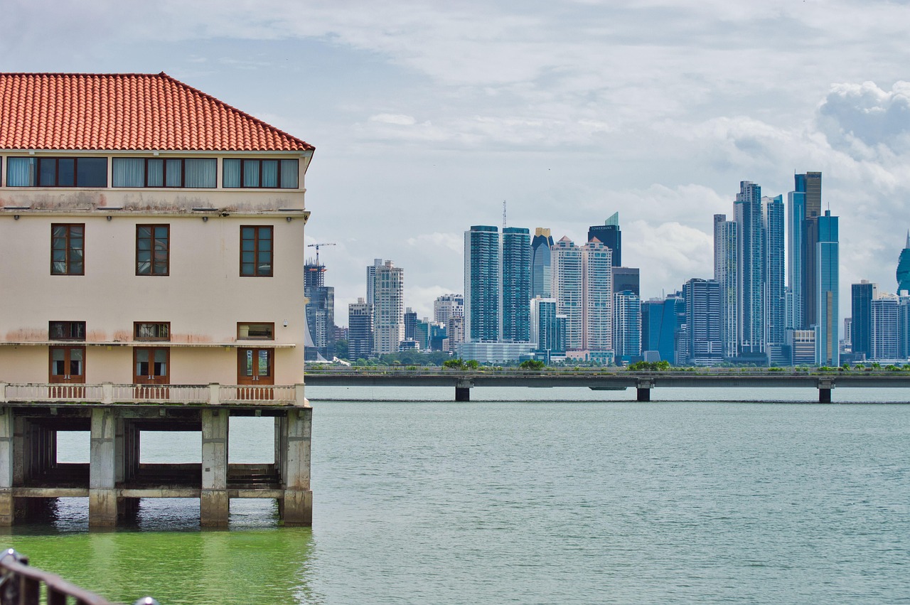 How to Call to Panama From Abroad