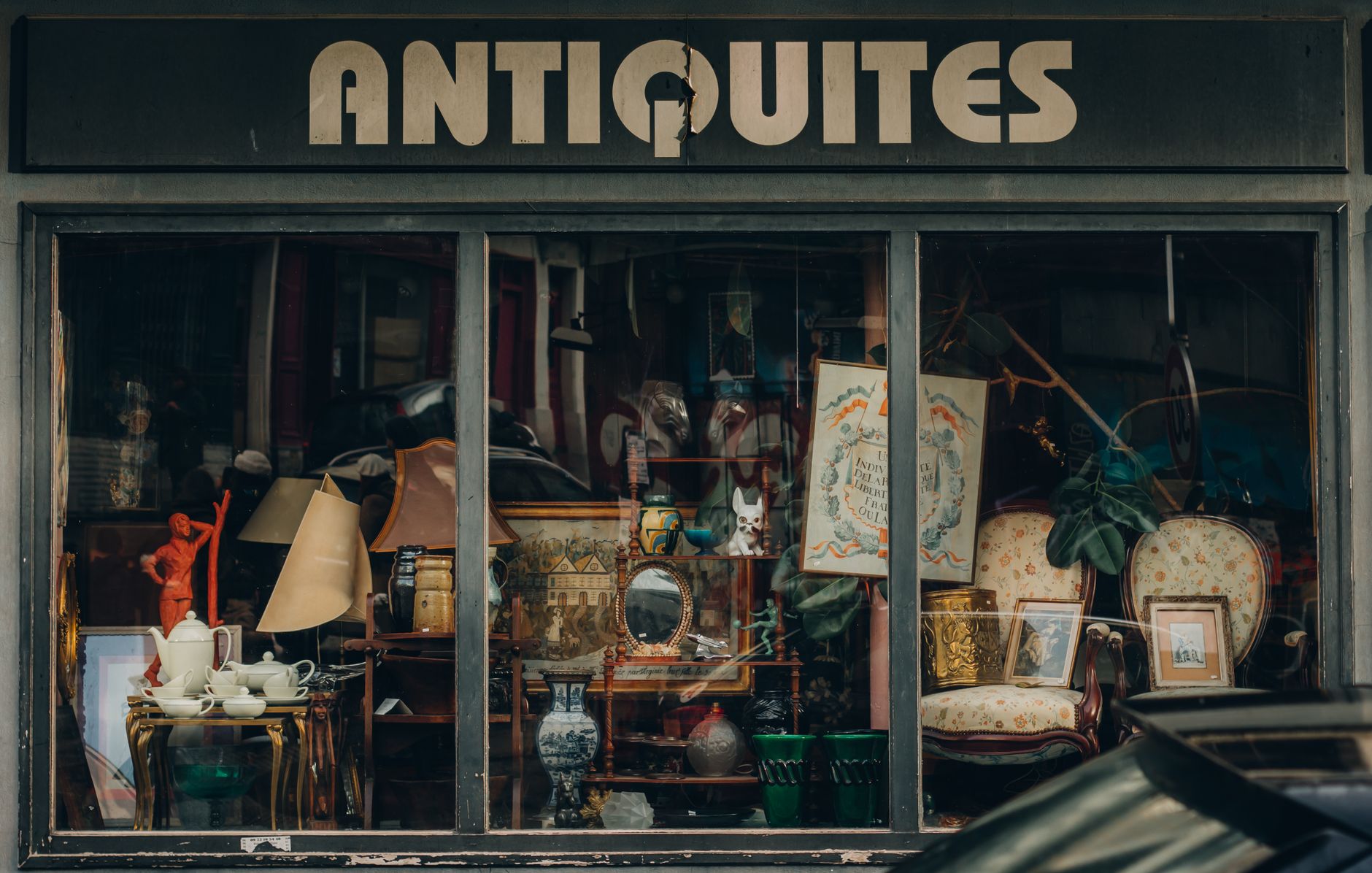 How Travelers Find Authentic Homeware Abroad