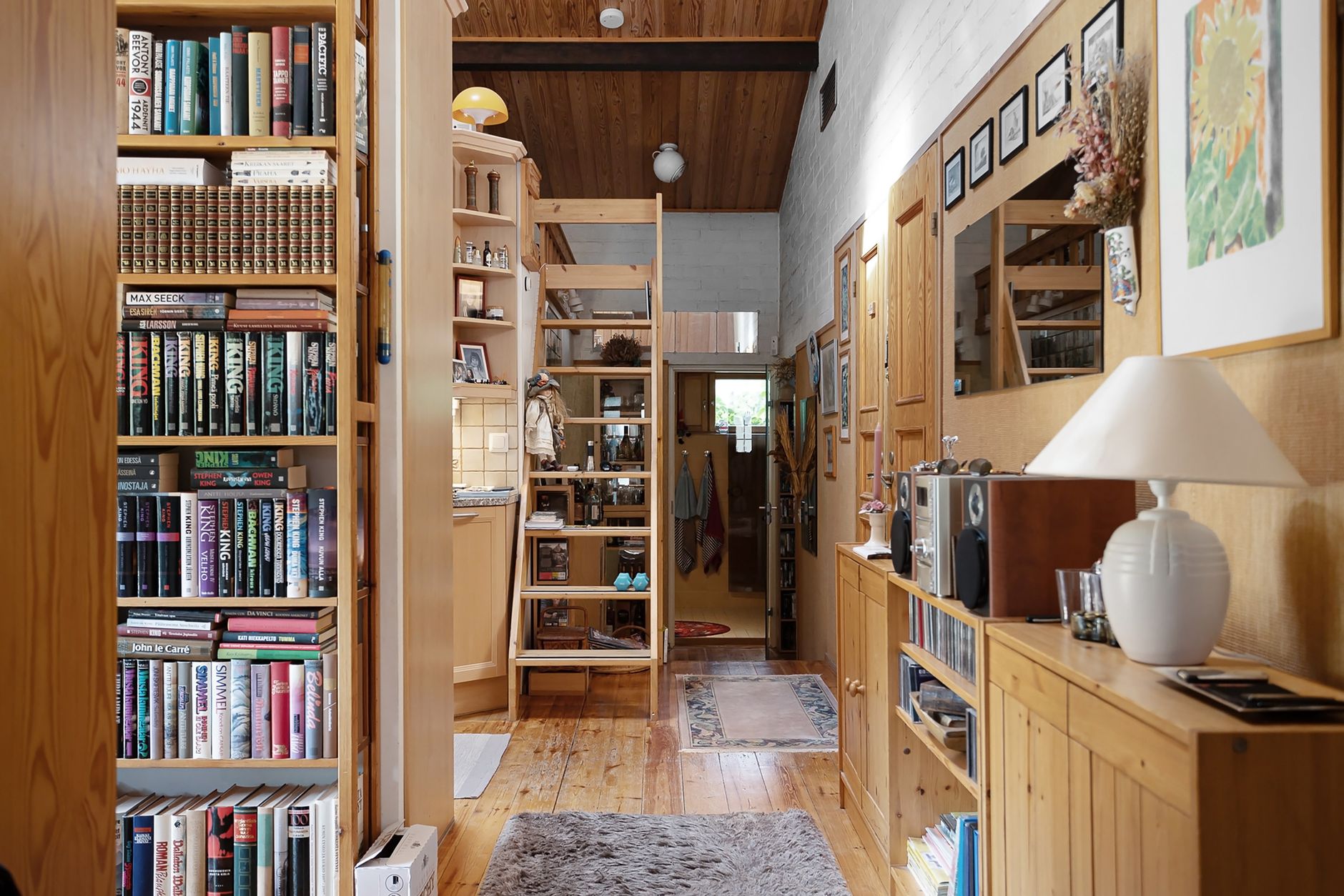 Heartly Cottage Renovation Hides 71 Metres of Books