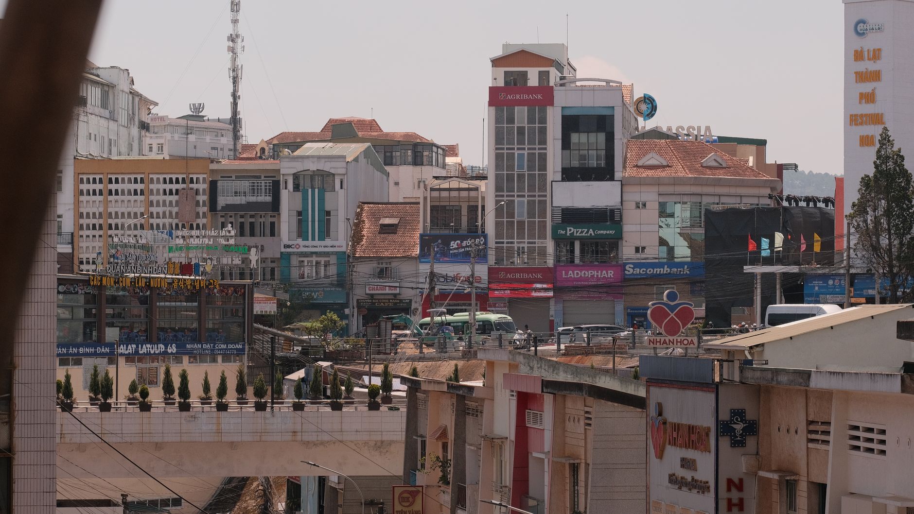 Vietnam eases bank safeguards to boost growth