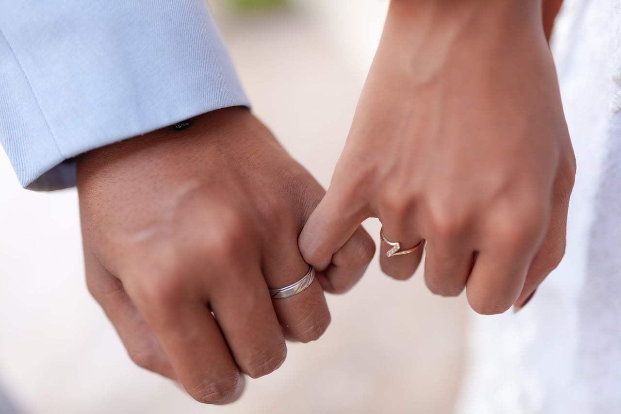 Manchester’s Sparkling Commitments: A Guide to Unique Engagement Rings