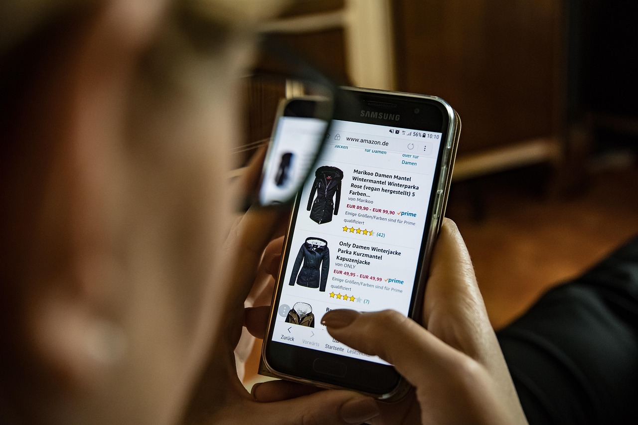 Why Blooms Boom Online: The Rise of Online Flower Delivery