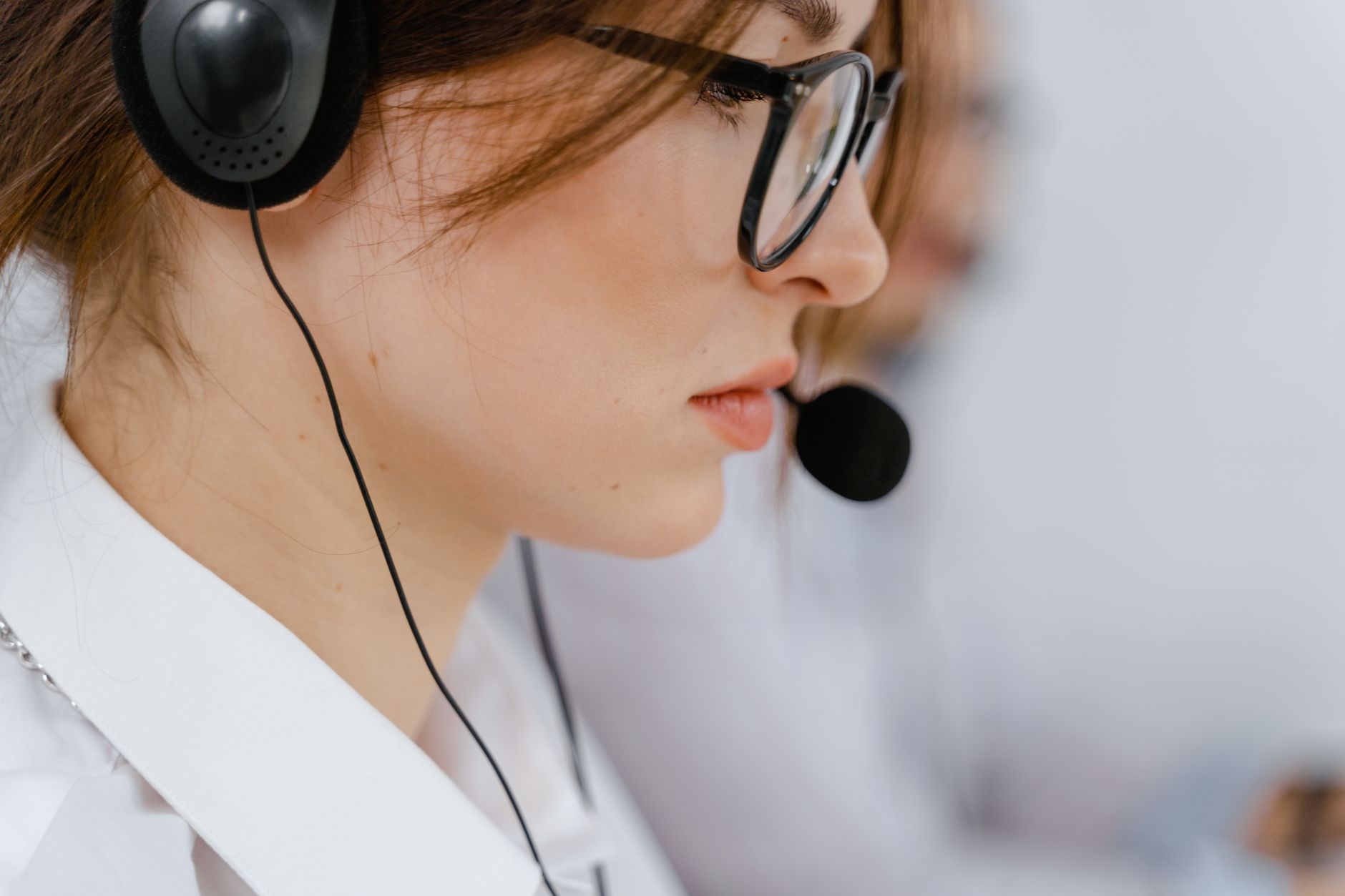 Outsourcing Call Answering Services: A Cost-Effective Solution for Small Businesses