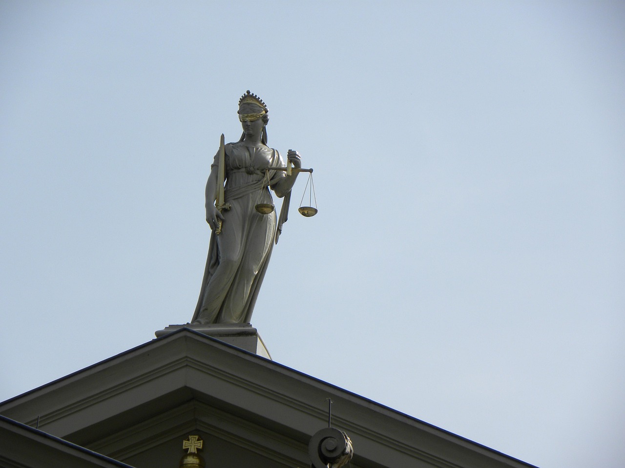 Courts to fall under chief justice
