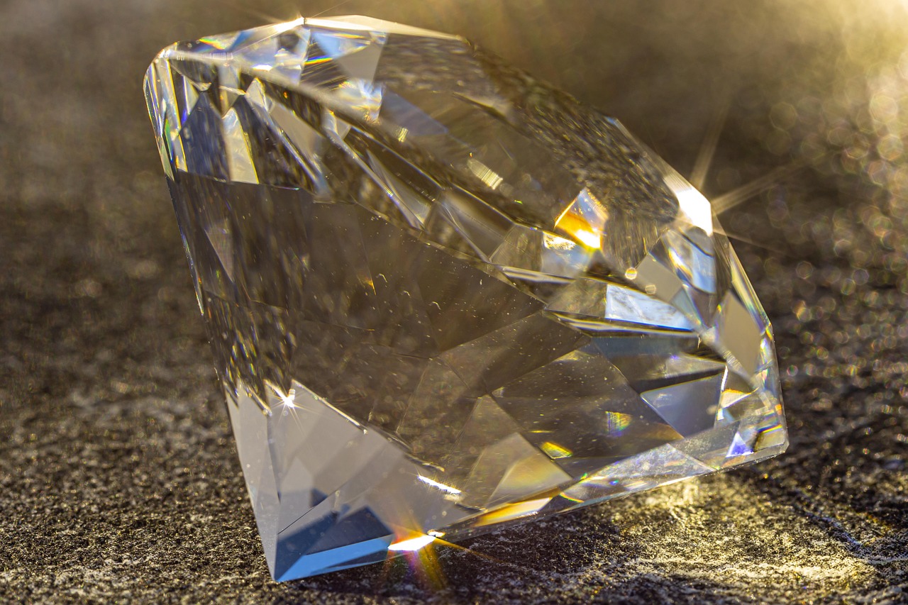 Unveiling the Clarity of a Moissanite Diamond: A Brilliant Alternative