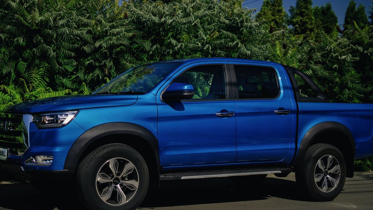 JAC expands T9 range with new cab-chassis ute - jac t9