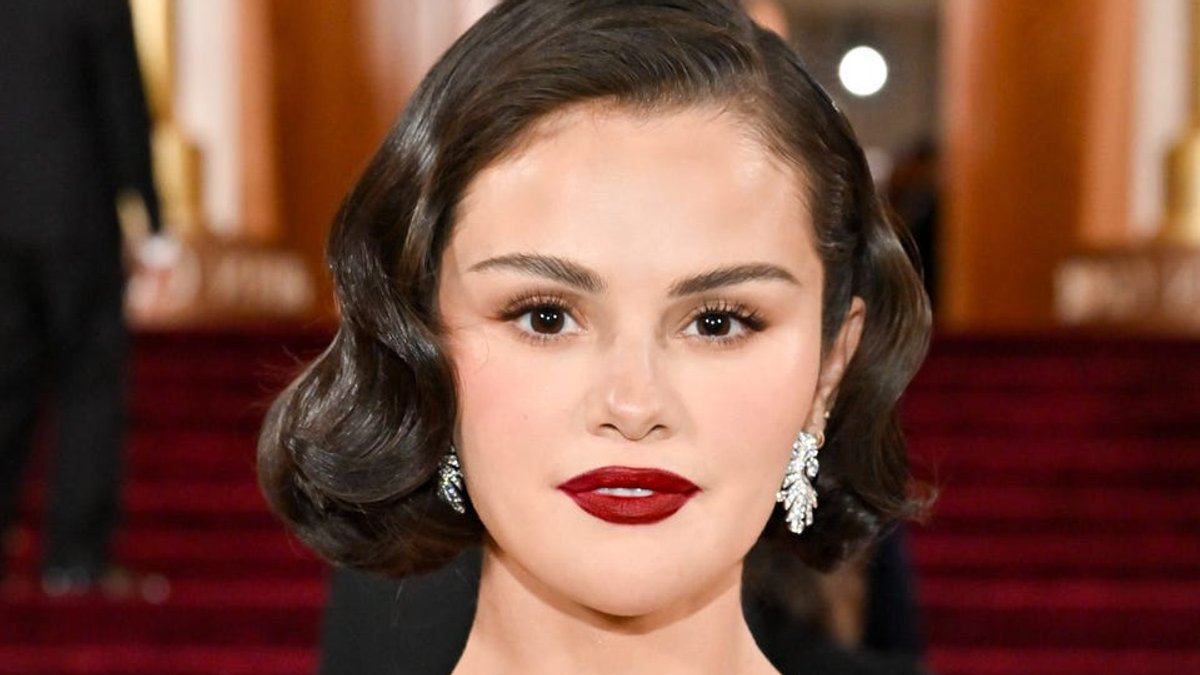 Investors blame missteps at Selena Gomez startup