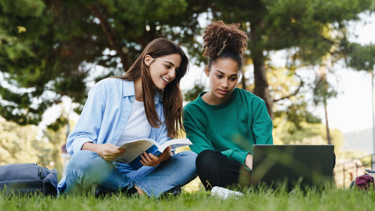 Students Can Master Time Management With These 5 Side Hustles Students Can Master Time Management With These 5 Side Hustles - students master time management