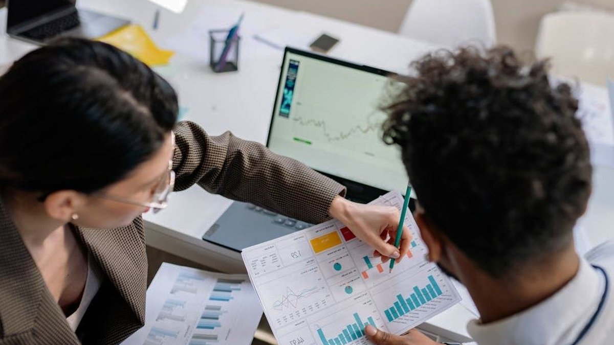 Smart Investors Know a Good Franchise - franchise investors