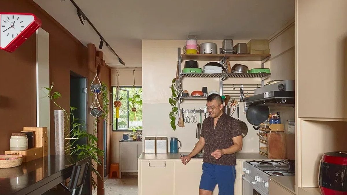 Neurodivergent Owner Revamps Mid‑Century Home with Vintage Finds Neurodivergent Owner Revamps Mid‑Century Home with Vintage Finds - mid century home