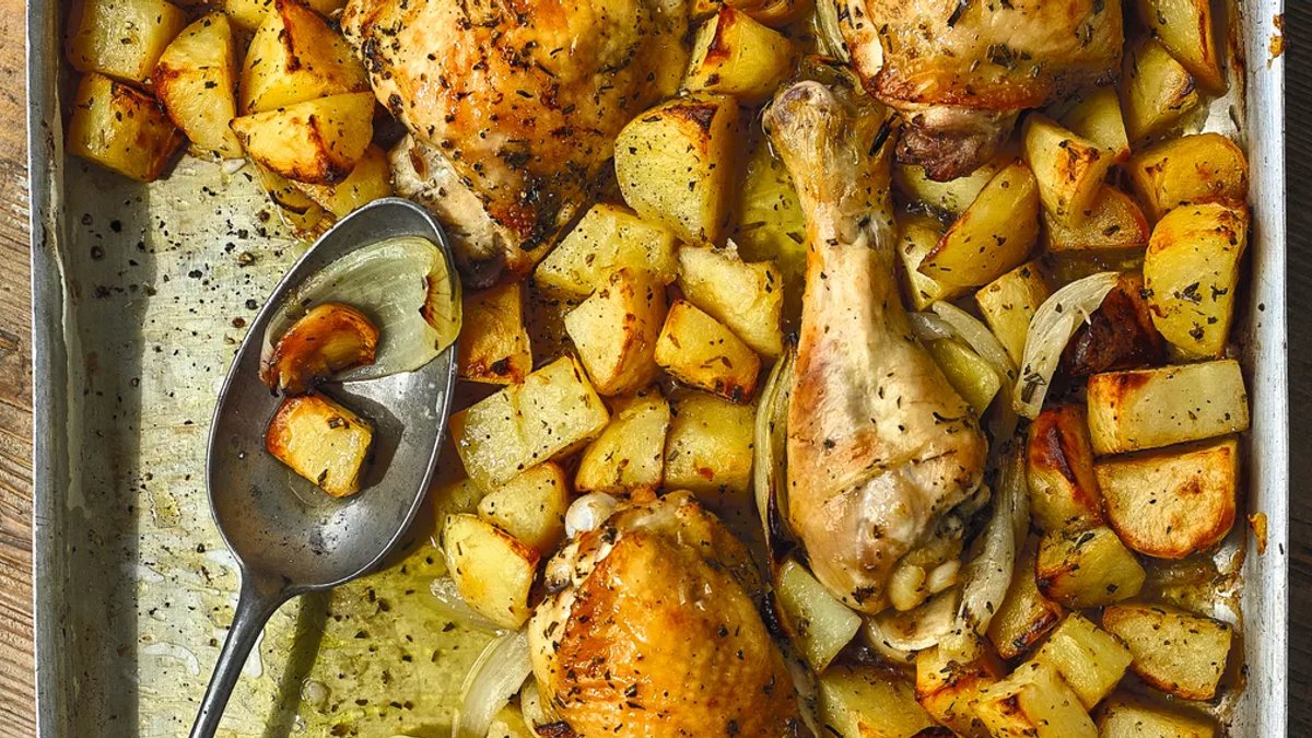 Simple Roast Chicken with Rosemary Potatoes Recipe Simple Roast Chicken with Rosemary Potatoes Recipe - roast chicken