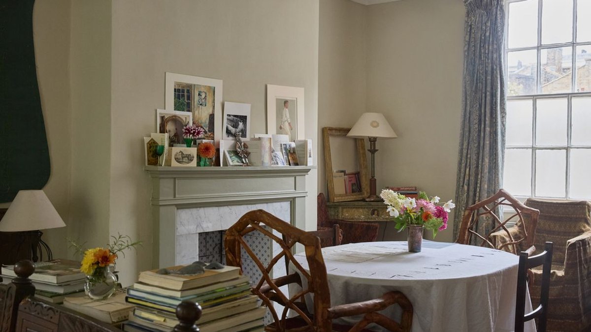 London duo’s urban cottage hits rental market - urban cottage