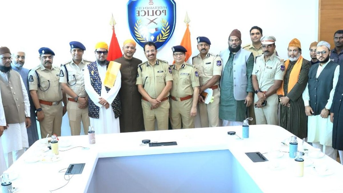 Hyderabad police step up security for Milad procession Hyderabad police step up security for Milad procession - hyderabad police security