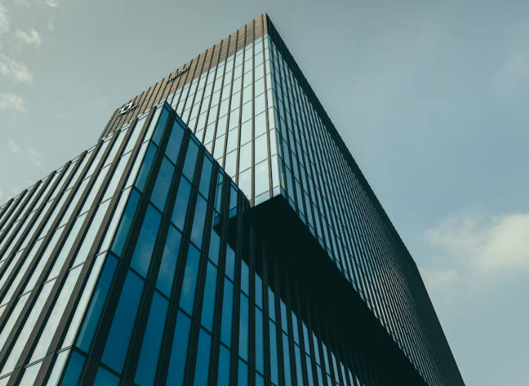 Commercial Property Requirements in Florida: Key Regulations Every Owner and Tenant Should Know