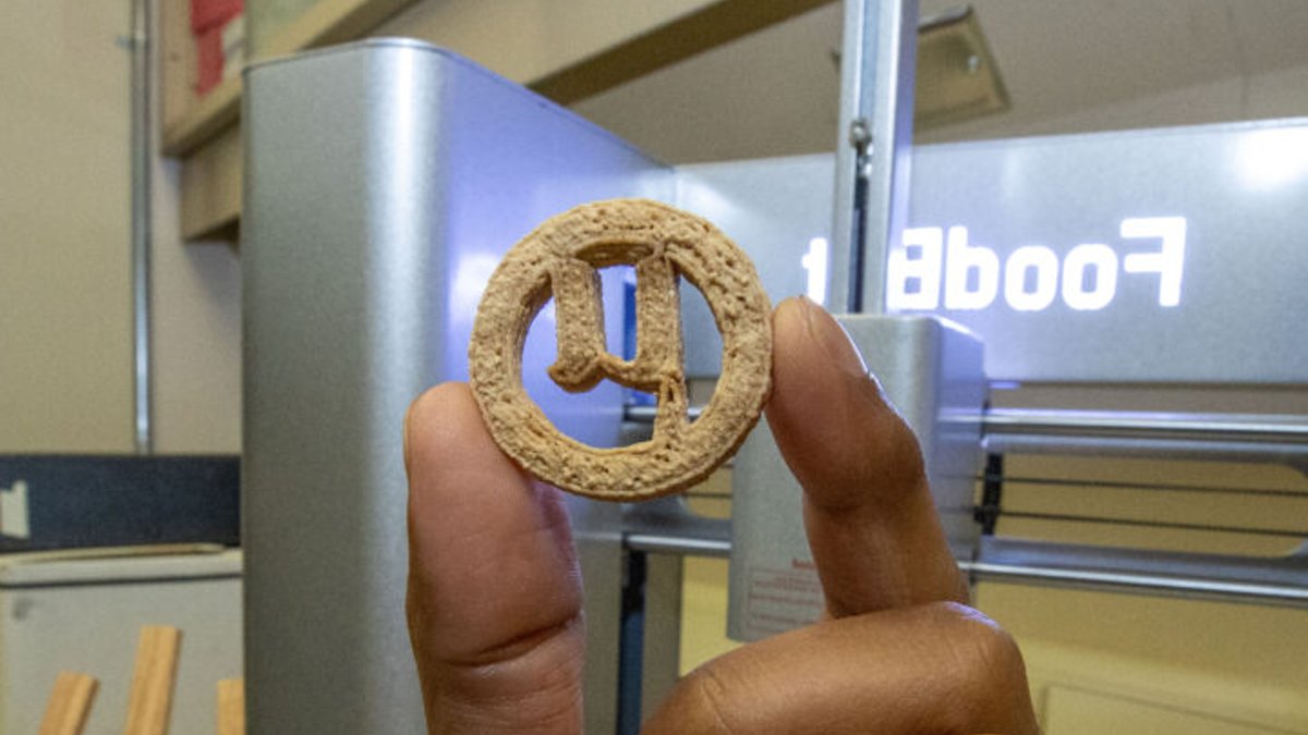 Scientists turn plastic waste into baking treats - plastic waste cookies