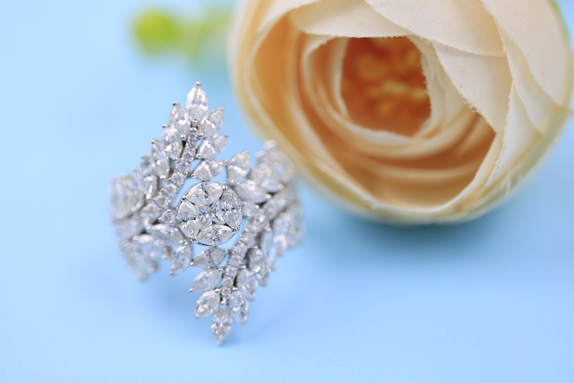 How to Create a Bespoke Diamond Ring That Tells Your Love Story