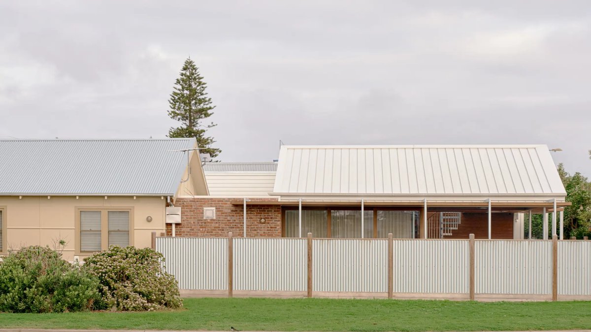 Bellarine Peninsula House Reinvents Coastal Style - coastal house redesign