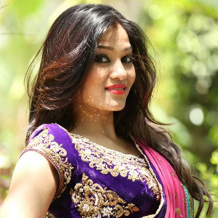 Simmy Makeover Studio's image
