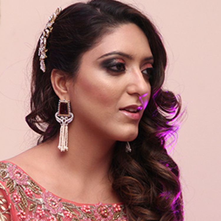 Reema Lalchandani Freelance Makeup Artist And Hair 