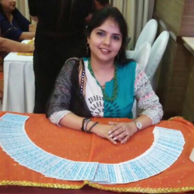 Samridhii Tarot Reading & Reiki Healer's image
