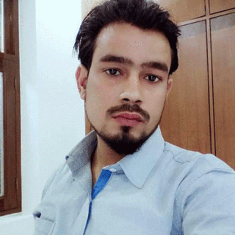 Adil Khan's image