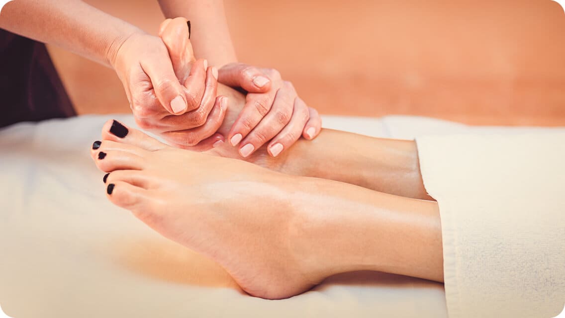 Foot cleansing & warm up