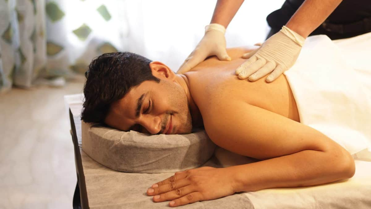 Top Massage For Men services in Delhi NCR, India at your home