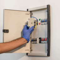 MCB & fuse - Single pole MCB installation