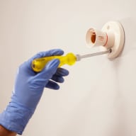 Light - Bulb holder installation