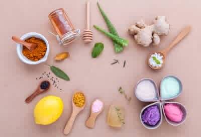 7 Homemade Skin Blotting Face Packs For Oily Faces