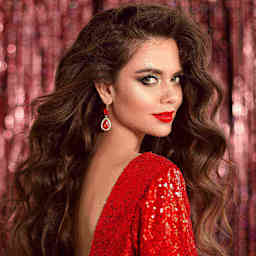 Luxe glam up makeup
