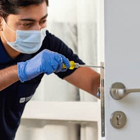 إصلاح قفل الباب