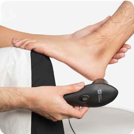 Chocolate & vanilla sole rejuvenating pedicure