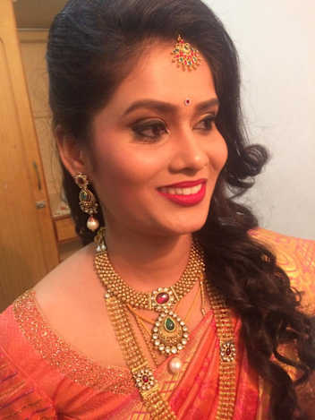 Side Swept Curls For The Simple Bride By K Rangaiah