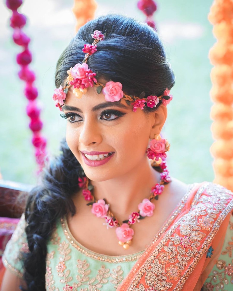 Bridal Mangtikka,Necklace And Earings Entwined With Pink Roses by Kabeer Grover Wedding-photography Bridal-jewellery-and-accessories Bridal-makeup | Weddings Photos & Ideas