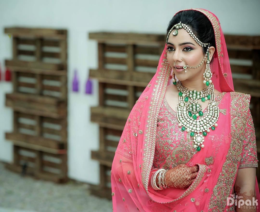 Kundan Bridal Accessories With Green Pearls Goes Best For The Wedding Day by Kabeer Grover Wedding-photography Bridal-makeup Bridal-jewellery-and-accessories | Weddings Photos & Ideas