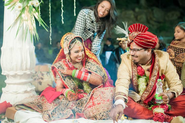 Cheerful Bride and Groom ! by Aviral Panthri Wedding-photography Groom-wear-and-accessories | Weddings Photos & Ideas