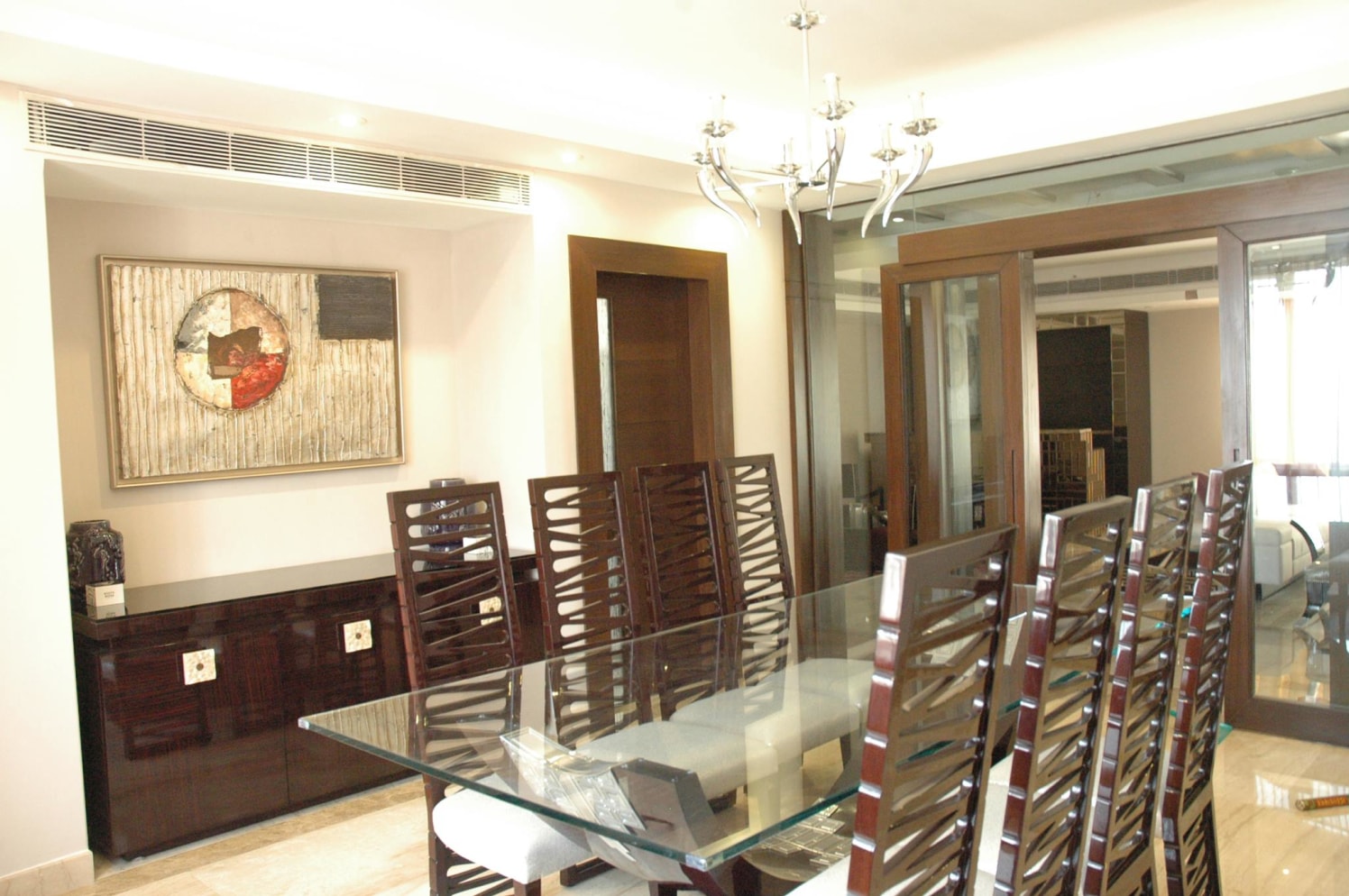 Dining Room With Traditional Dining Chairs by Ishika singh Dining-room Traditional | Interior Design Photos & Ideas