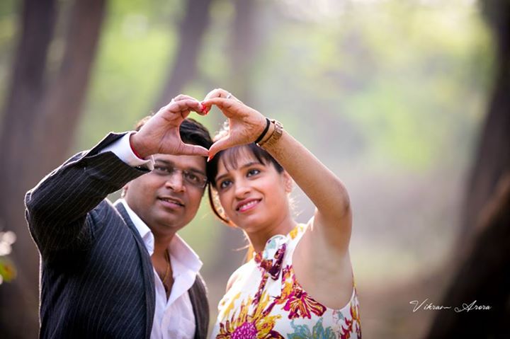 Simple Pre Wedding Shot by Vikram Arora Wedding-photography | Weddings Photos & Ideas